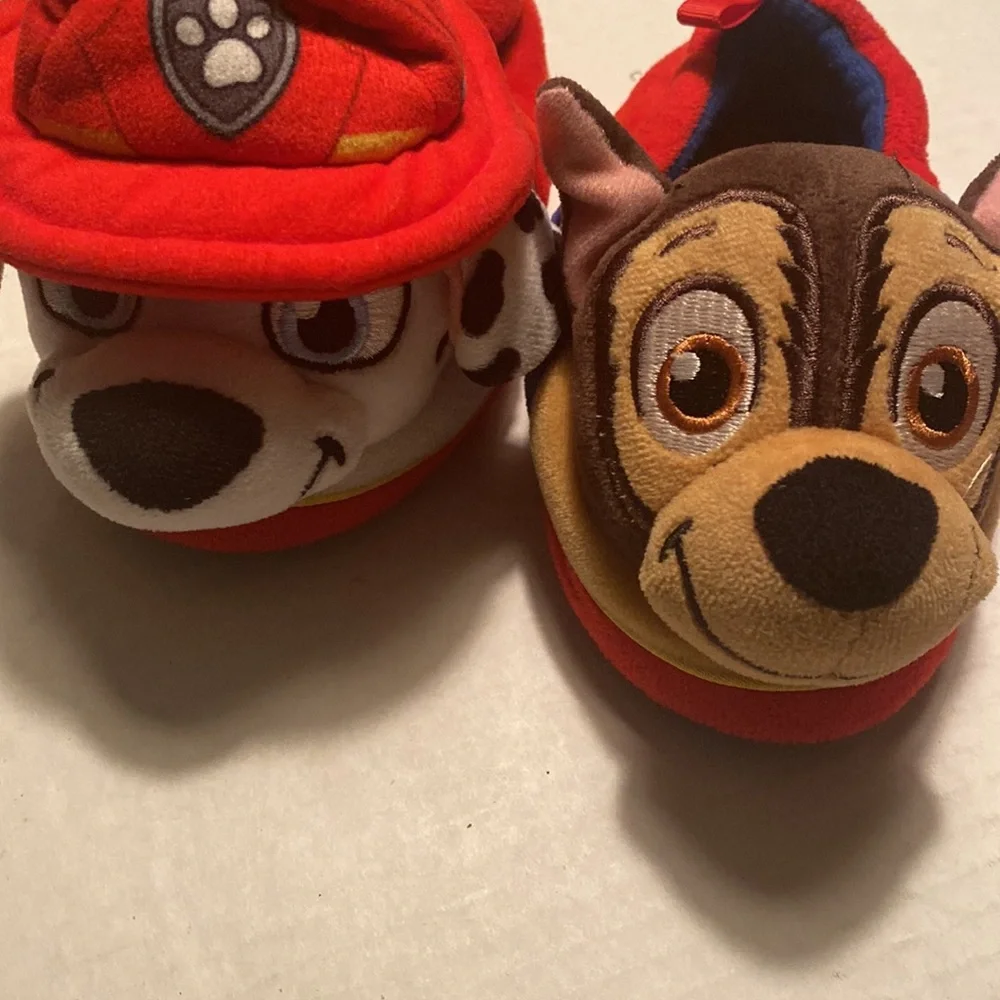 Paw Patrol kids house slippers red size 7/8